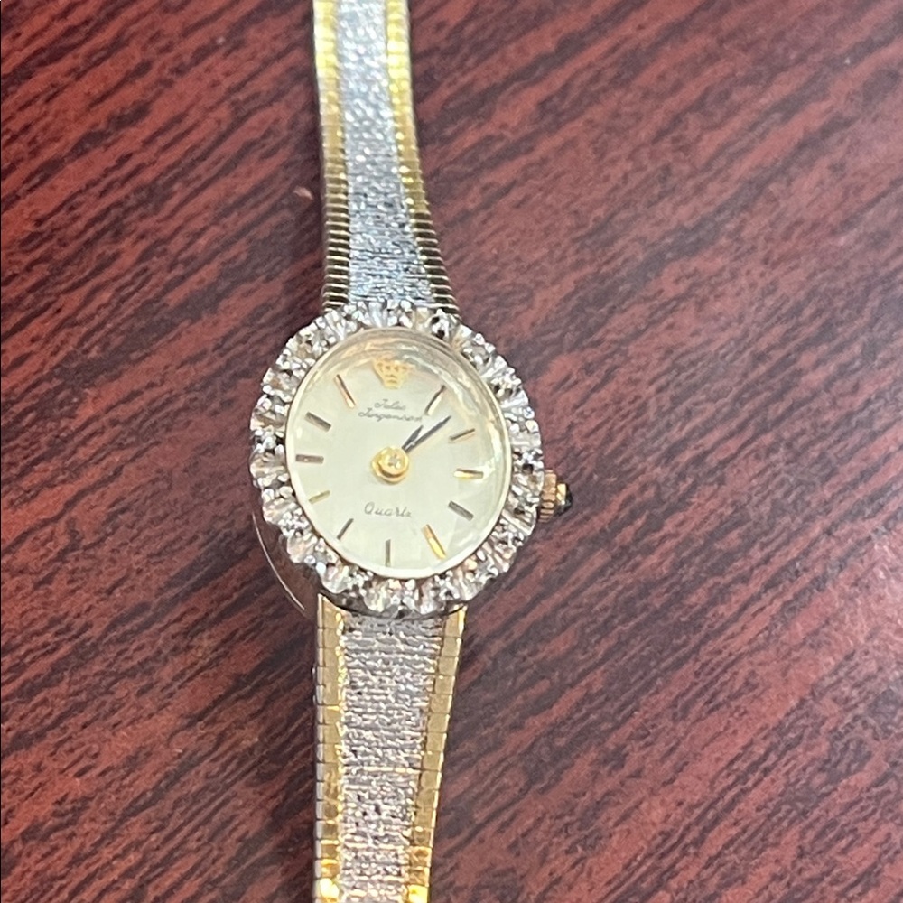 Elegant stainless steel Vintage  Women's Watch